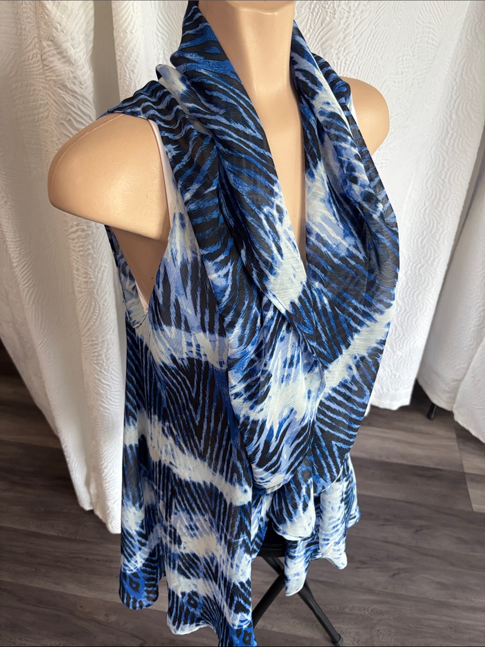 Blue Patterned Women's Scarf Top - Unbranded
